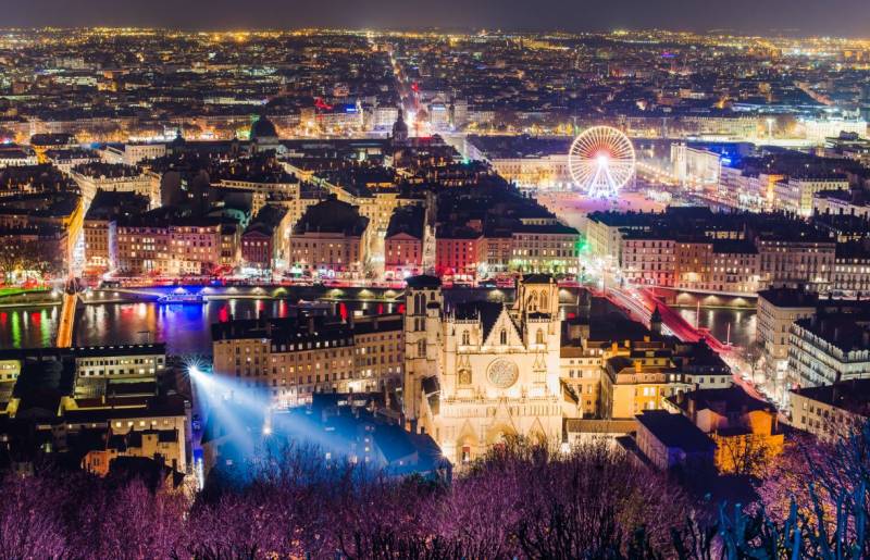 Pensez au Mercure Villefranche en Beaujolais pour votre séjour à l'hôtel à l'occasion de la Fête des Lumières de Lyon